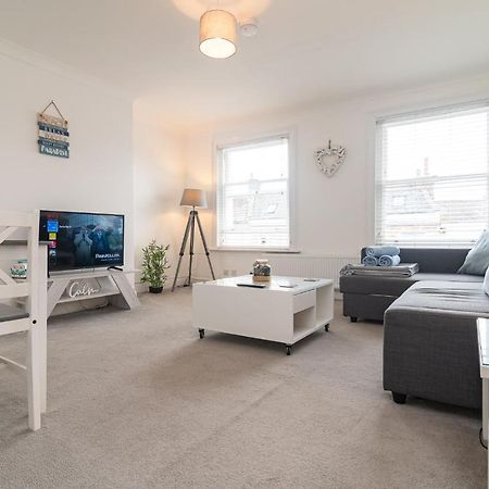 Light And Airy 1 Bedroom Flat 700M From The Beach Bournemouth Eksteriør bilde