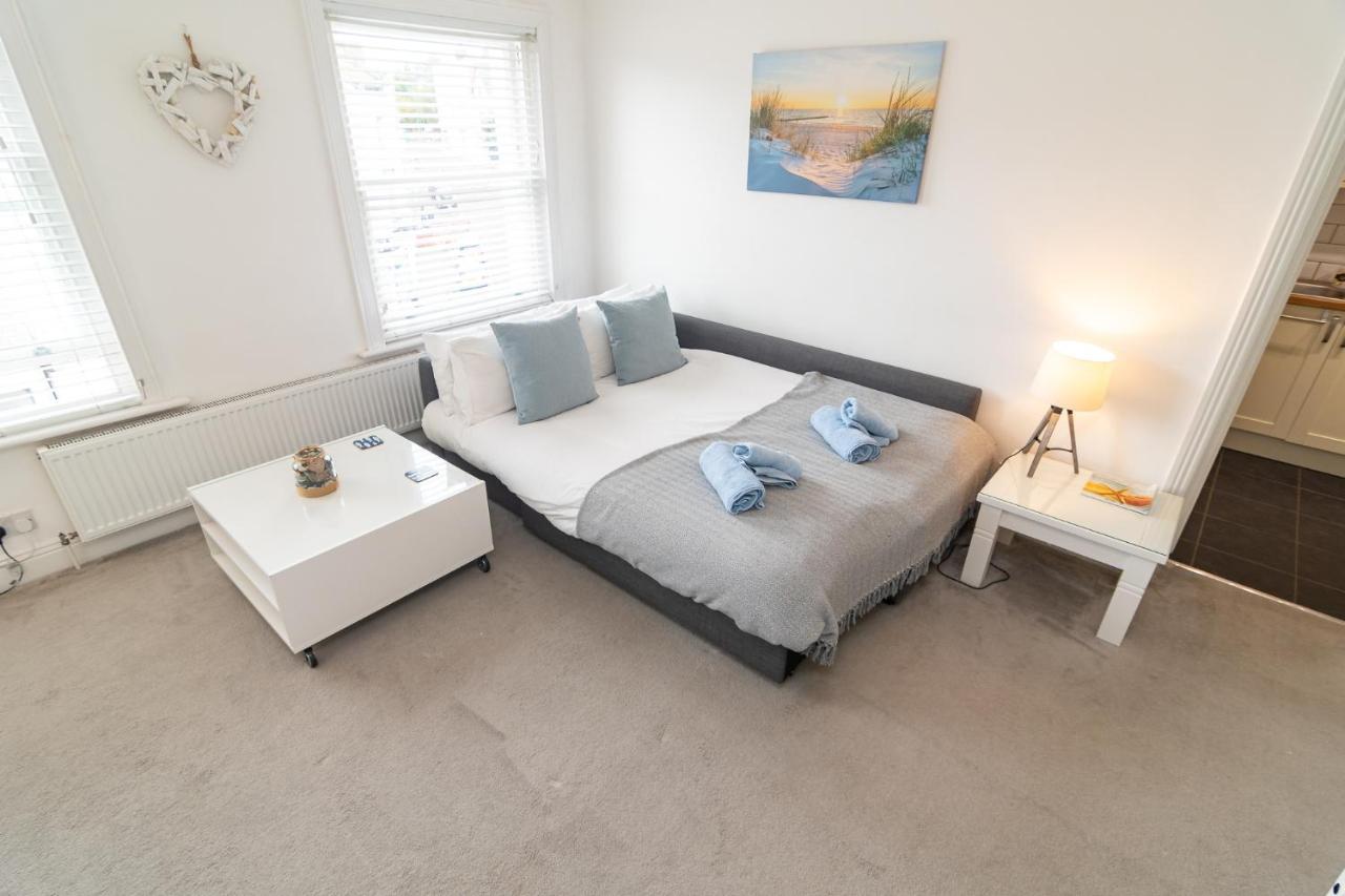Light And Airy 1 Bedroom Flat 700M From The Beach Bournemouth Eksteriør bilde
