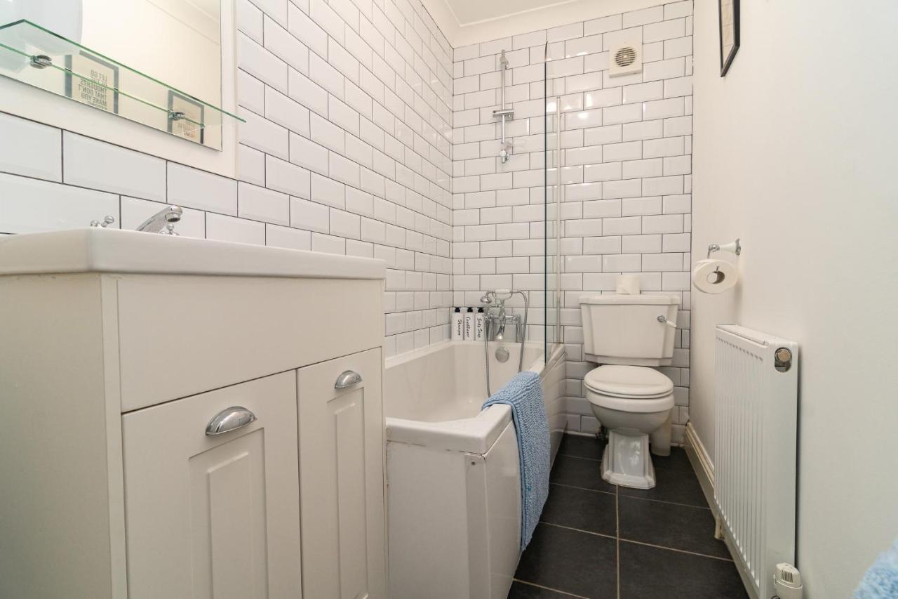 Light And Airy 1 Bedroom Flat 700M From The Beach Bournemouth Eksteriør bilde