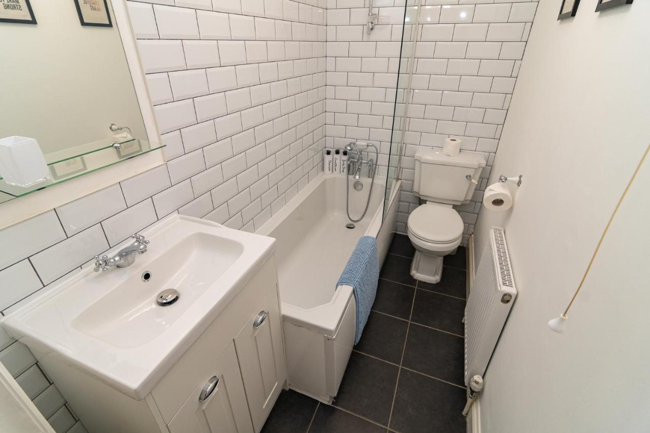 Light And Airy 1 Bedroom Flat 700M From The Beach Bournemouth Eksteriør bilde