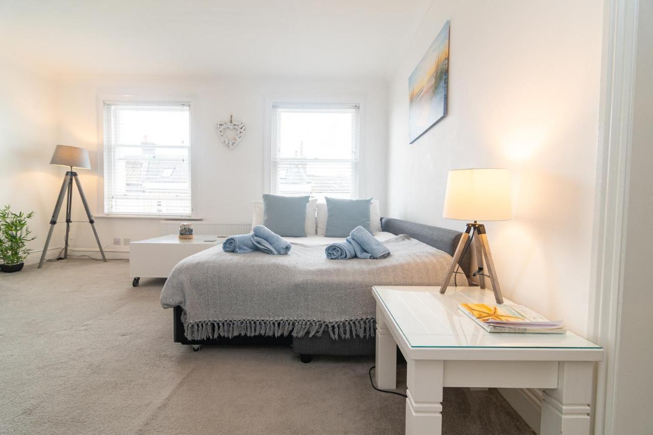 Light And Airy 1 Bedroom Flat 700M From The Beach Bournemouth Eksteriør bilde